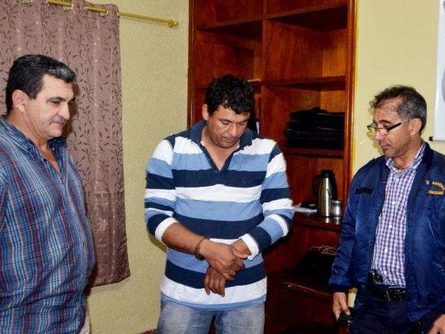 Mulher negociou rendi&ccedil;&atilde;o de pistoleiro acusado de matar prefeito paraguaio