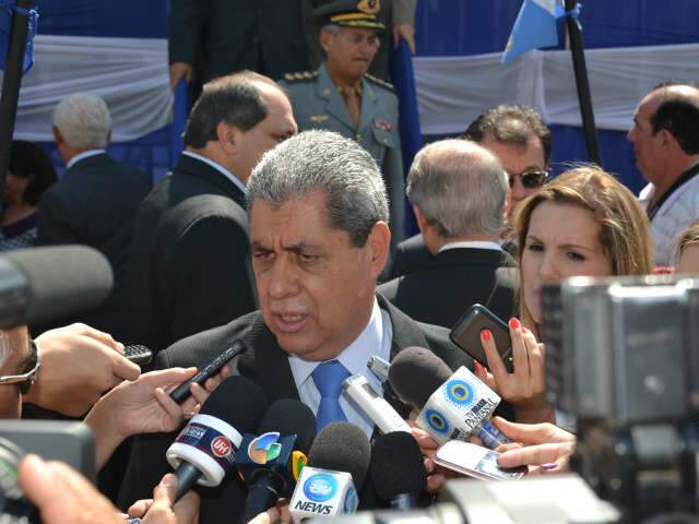  Na reta final, Andr&eacute; vai se licenciar caso elei&ccedil;&atilde;o tenha segundo turno