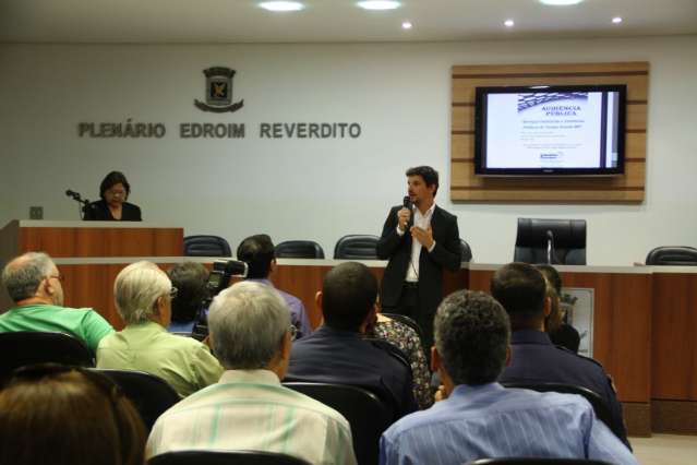 Para acabar com superlota&ccedil;&atilde;o, prefeitura procura modelos em outras capitais