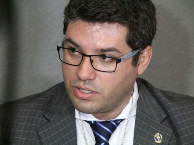 Adolescente diz que roubou &lsquo;para n&atilde;o sair no preju&iacute;zo&rsquo;, revela delegado