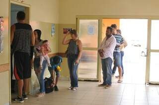 No fim de janeiro, pessoas formavam fila nos postos de saúde para tomar a vacina (Foto: Alcides Neto/Arquivo)