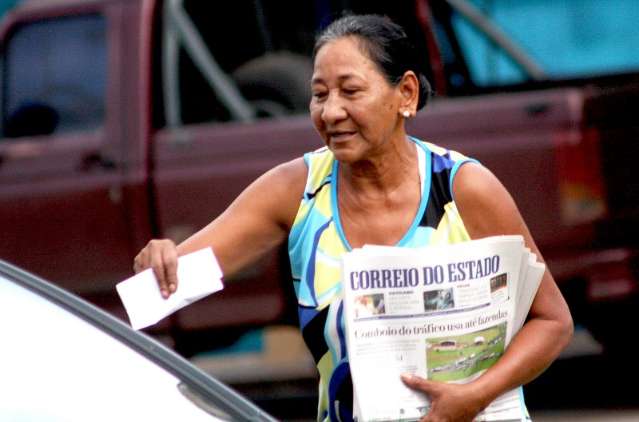 H&aacute; 25 anos na mesma esquina, vendedora de jornal &eacute; personagem da Tamandar&eacute;