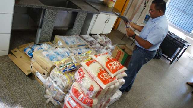 Alegando &#039;heran&ccedil;a&#039;, Prefeitura d&aacute; merenda pobre em creches e escolas