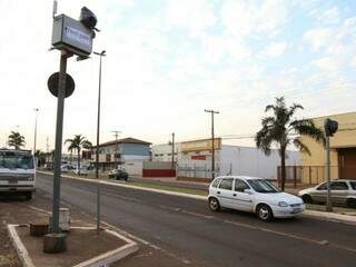 Radar na Avenida Manoel da Costa Lima permanece desligado na manhã desta quarta-feira (27). (Foto: Fernando Antunes)