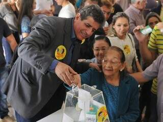 Athayde saiu vitorioso na votação dos companheiros e será candidato a prefeito (Foto: Alcides Neto)