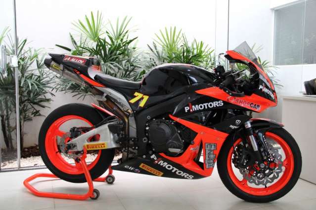 Moto usada no brasileiro de Motovelocidade em exposi&ccedil;&atilde;o na Capital