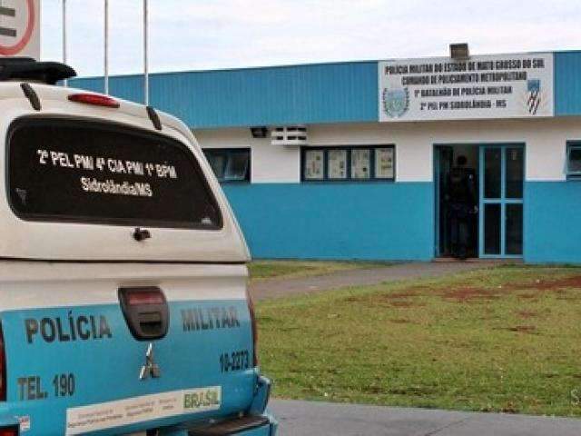 Suspeito invade casa de ex-prefeito, furta medalhas de ouro e toma cerveja 