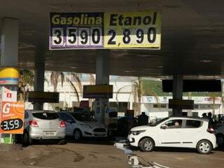 Gasolina pode saltar de R$ 3,59 para R$ 3,68 o litro.
 (Foto: João Paulo Gonçalves)