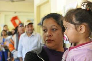 Marta  foi ao posto do bairro Tiradentes e se surpreendeu com a fila. (Foto: Alcides Neto)