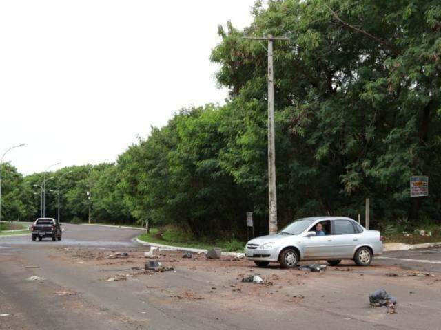 Ap S Chuva Enxurrada Arrasta Lixo E Lama Para Avenida Da Vila Almeida Capital Campo Grande News