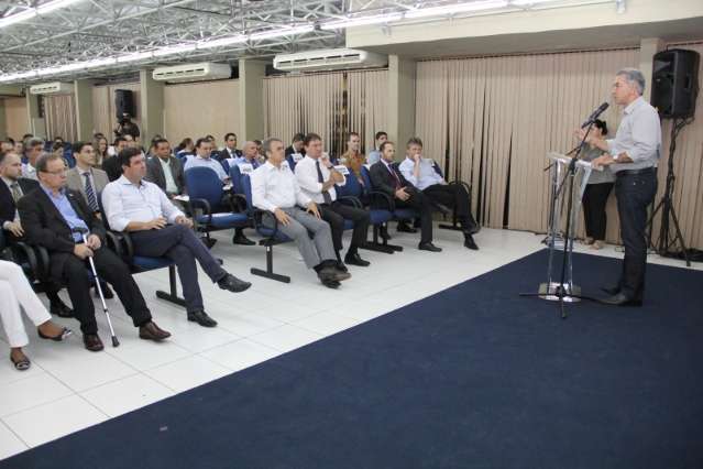 Governador empossa diretoria com projeto de investir em tecnologia 
