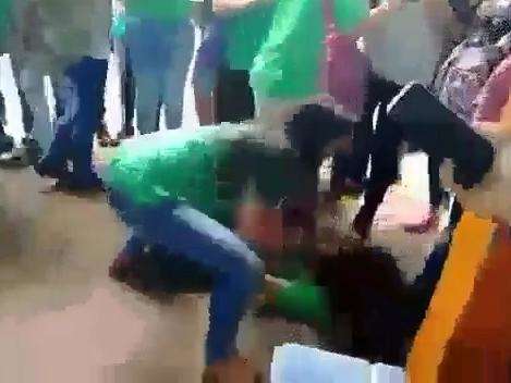 Alunos incentivam agress&otilde;es e filmam briga de adolescentes em terminal