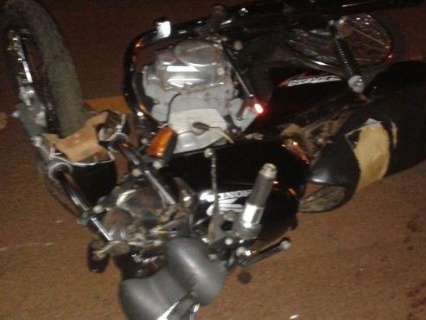 Motociclista carregando maconha morre após colisão com carro