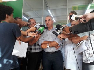 O governador Reinaldo Azambuja afirmou em coletiva que preservação ambiental já está prevista (Foto: Fernanda Palheta)