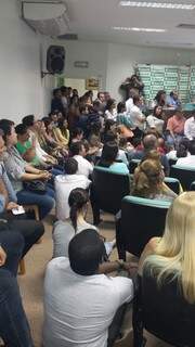 A assembleia extraordinária foi realizada na sede do Sindmed-MS e a proposta pela greve foi aprovada por unanimidade. (Foto: Divulgação)