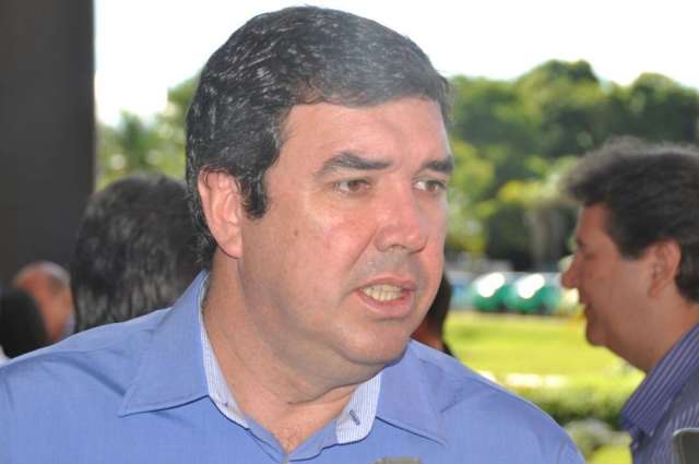 Riedel diz que n&atilde;o &eacute; &eacute;tico assumir secretaria e continuar na Famasul