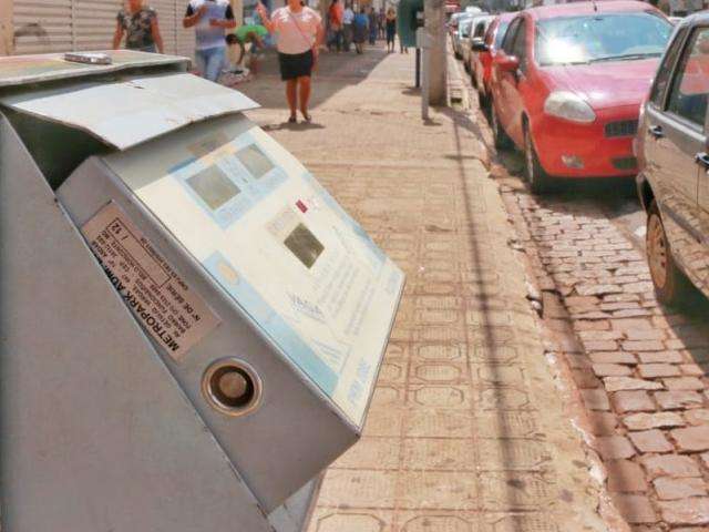 Movimento &eacute; baixo em estacionamentos do Centro da cidade