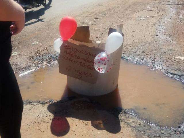 Moradores Sinalizam Buraco Placa De Mesvers Rio No Parque Do Sol