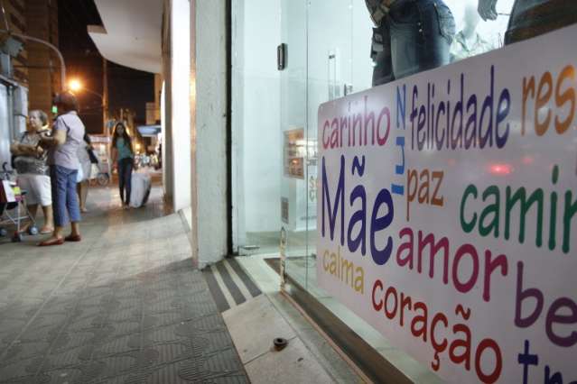 Comerciantes temem que feriado prejudique vendas para o Dia das M&atilde;es