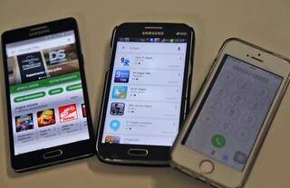 Operadoras disponibilizam aplicativos para atualizar agenda no celular. (Foto: Marcos Ermínio)