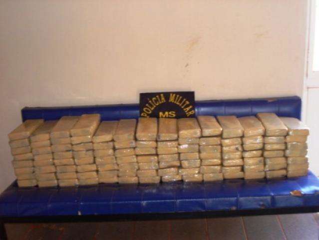 Den&uacute;ncia leva pol&iacute;cia a 102 kg de droga em bicicletas