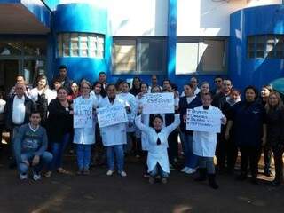 Servidores protestam contra falta de condições de trabalho no Hospital da Vida (Foto: Divulgação)