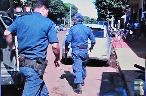  Homem atira contra PM