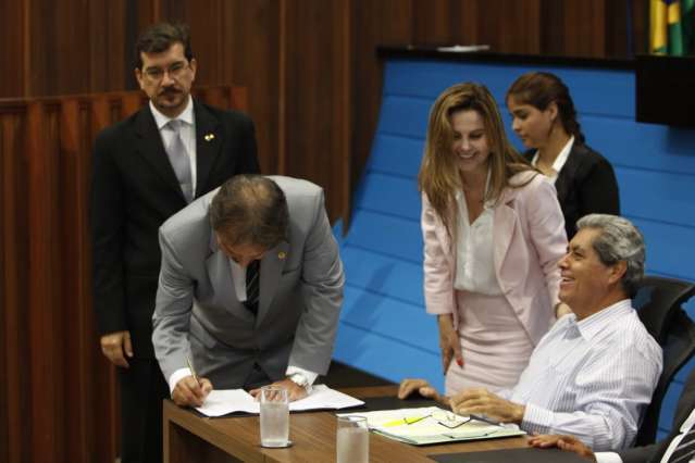 Deputados solicitam aumento de emendas para R$ 1,2 milh&atilde;o em 2014