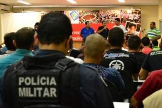 Policiais definiram proposta em assembleia nesta segunda-feira. (Foto: Marcos Ermínio)