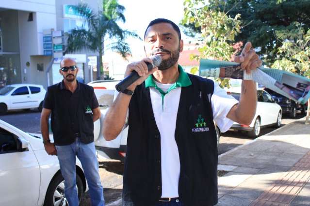 Federa&ccedil;&atilde;o faz protesto por direitos dos trabalhadores de cooperativas