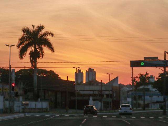 Meteorologia prev&ecirc; sexta-feira com predom&iacute;nio de sol e calor de 37&deg;C em MS