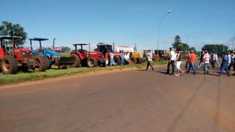 Agricultores continuam parados a espera de reunião sobre preço da mandioca