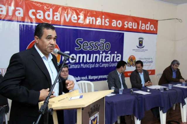 Celular de vereador &eacute; furtado dentro do gabinete na C&acirc;mara da Capital