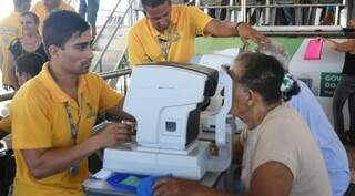 Exames e cirurgias oftalmológicas estão acontecendo em Aquidauana. (Foto: Divulgação/Governo MS)