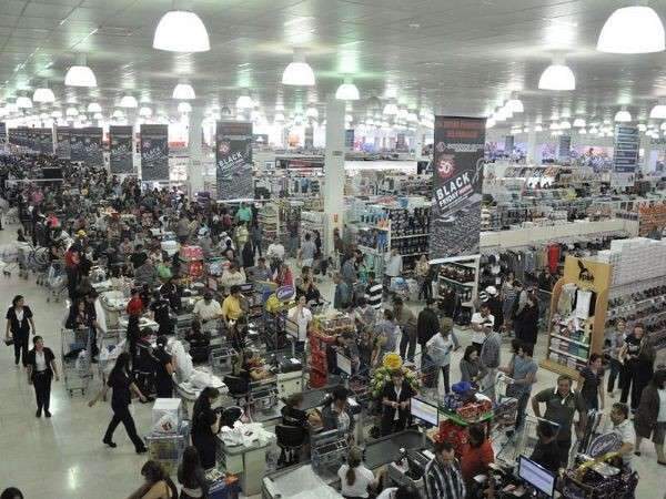 Cota de compra na fronteira sem imposto cai de US$ 300 para US$ 150