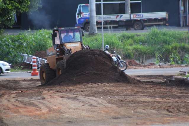Para acabar com enchente, prefeitura refaz asfalto e troca tubulu&ccedil;&atilde;o