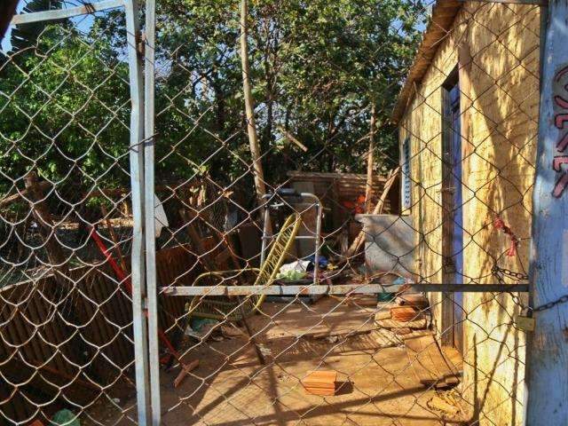 Morto a facadas por casal tinha 56 anos; suspeitos continuam foragidos