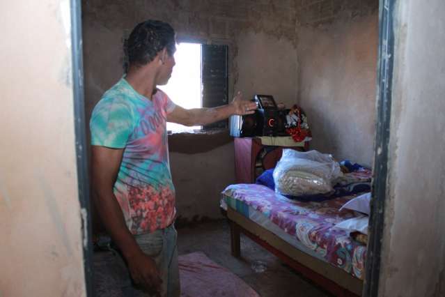 Casas de loteamento mostram pressa de Bernal: metade nem d&aacute; para morar
