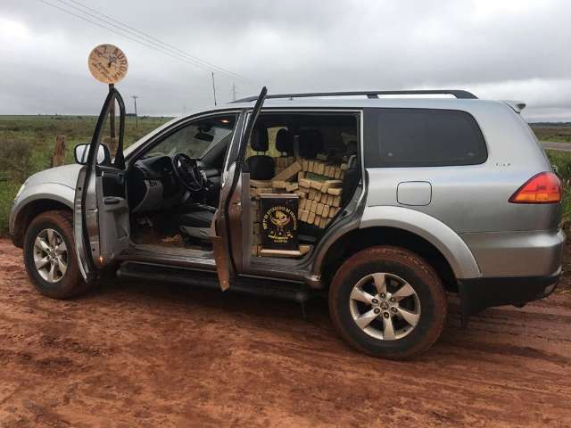 DOF apreende uma tonelada de maconha em carro roubado em Bras&iacute;lia