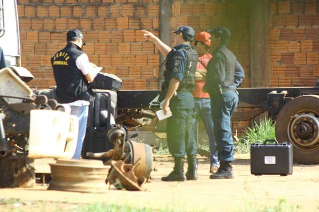 Pol&iacute;cia tem pelo menos cinco suspeitos de matar jovem em oficina