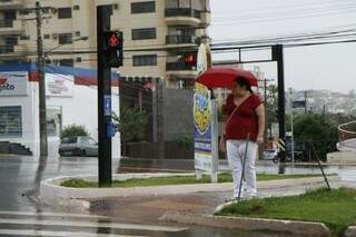 Na Avenida Afonso Pena, chuva também foi intensa (Foto: Cleber Gellio)