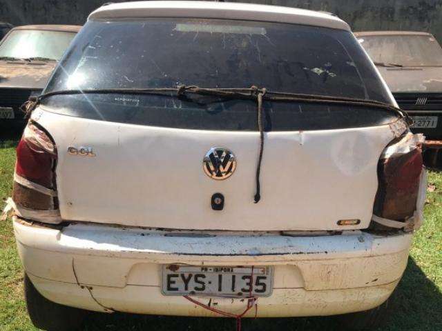 Carro amarrado com cordas &eacute; apreendido e PM descobre R$ 218 mil em d&iacute;vidas