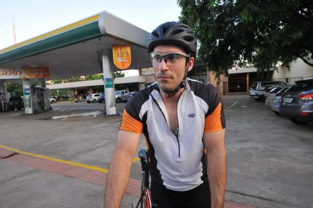 Sob risco de acidentes, atletas pedem ciclovia no Parque dos Poderes