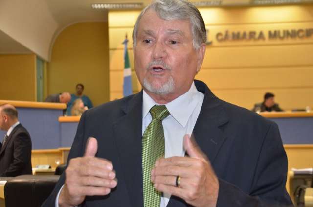 Zeca pede ao MPE que investigue sucateamento das ambul&acirc;ncias