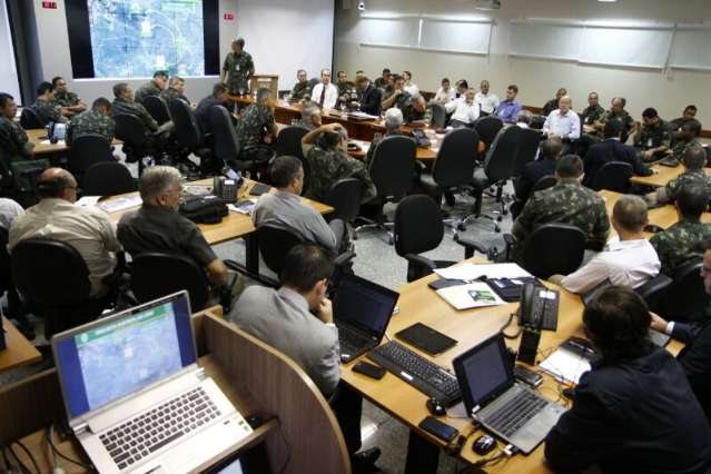 Ex&eacute;rcito ativar&aacute; tr&ecirc;s quart&eacute;is para refor&ccedil;ar seguran&ccedil;a na fronteira de MS