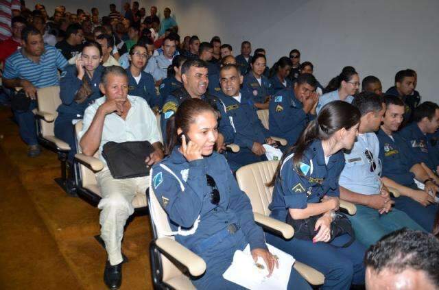 Governo aumenta em 1% &iacute;ndice de reajuste, mas policiais n&atilde;o aceitam
