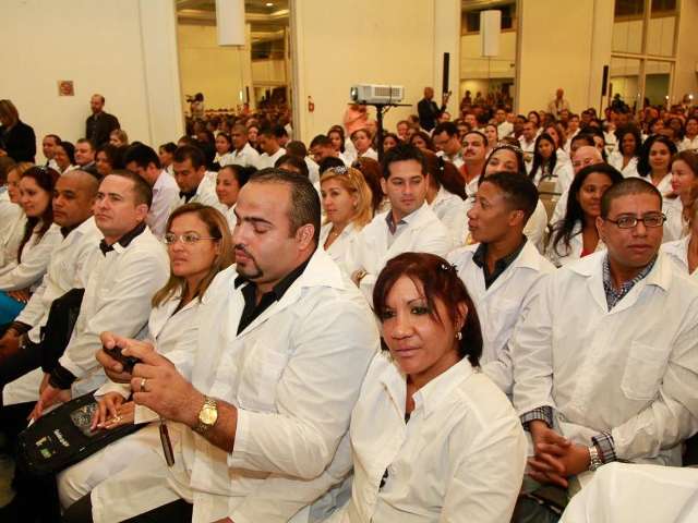 Para leitores, Brasil substituir&aacute; facilmente cubanos do Mais M&eacute;dicos