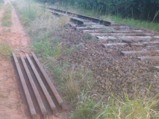 Concession&aacute;ria diz manter rondas para evitar novos furtos de trilhos