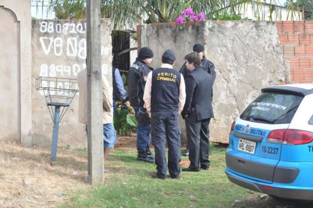 Pol&iacute;cia aguarda laudo para identificar causa da morte de auxiliar de cozinha