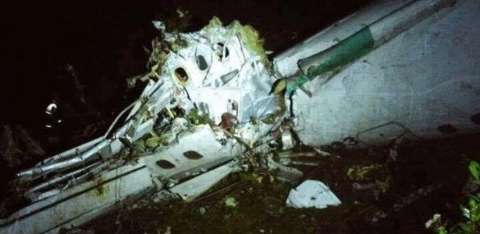 Avião com time da Chapecoense cai na Colômbia com 81 pessoas a bordo